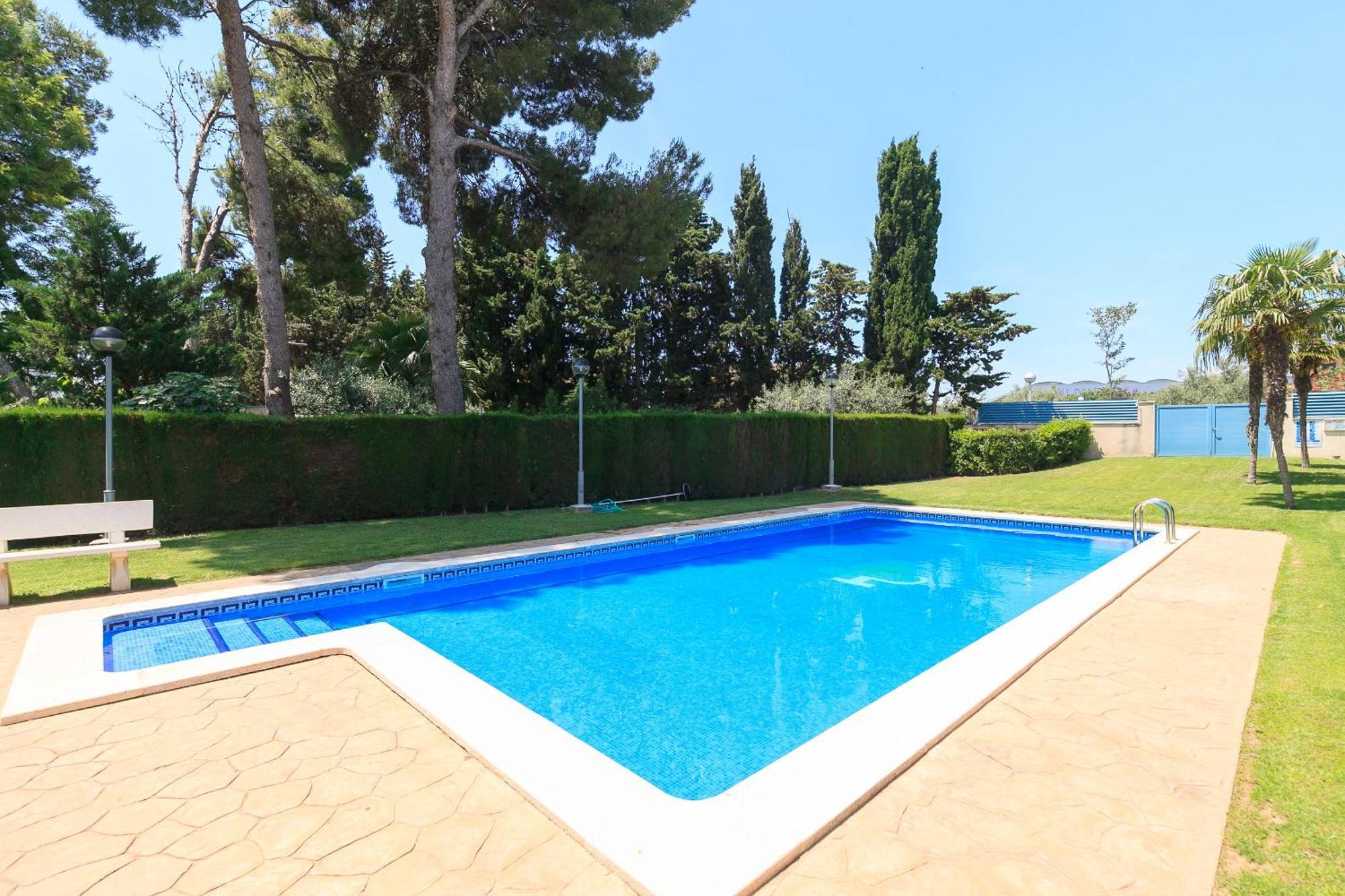 Uhc Els Pins Apartments Salou Exterior photo