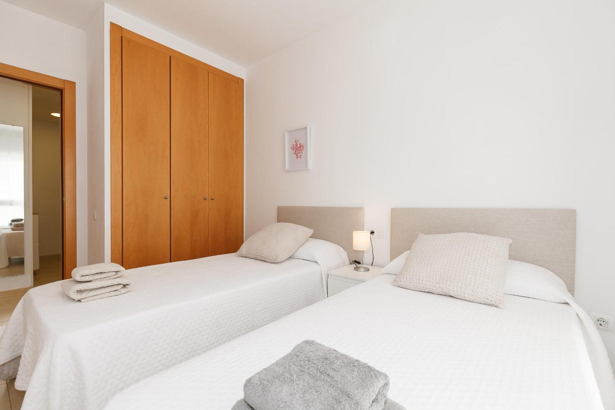 Uhc Els Pins Apartments Salou Exterior photo