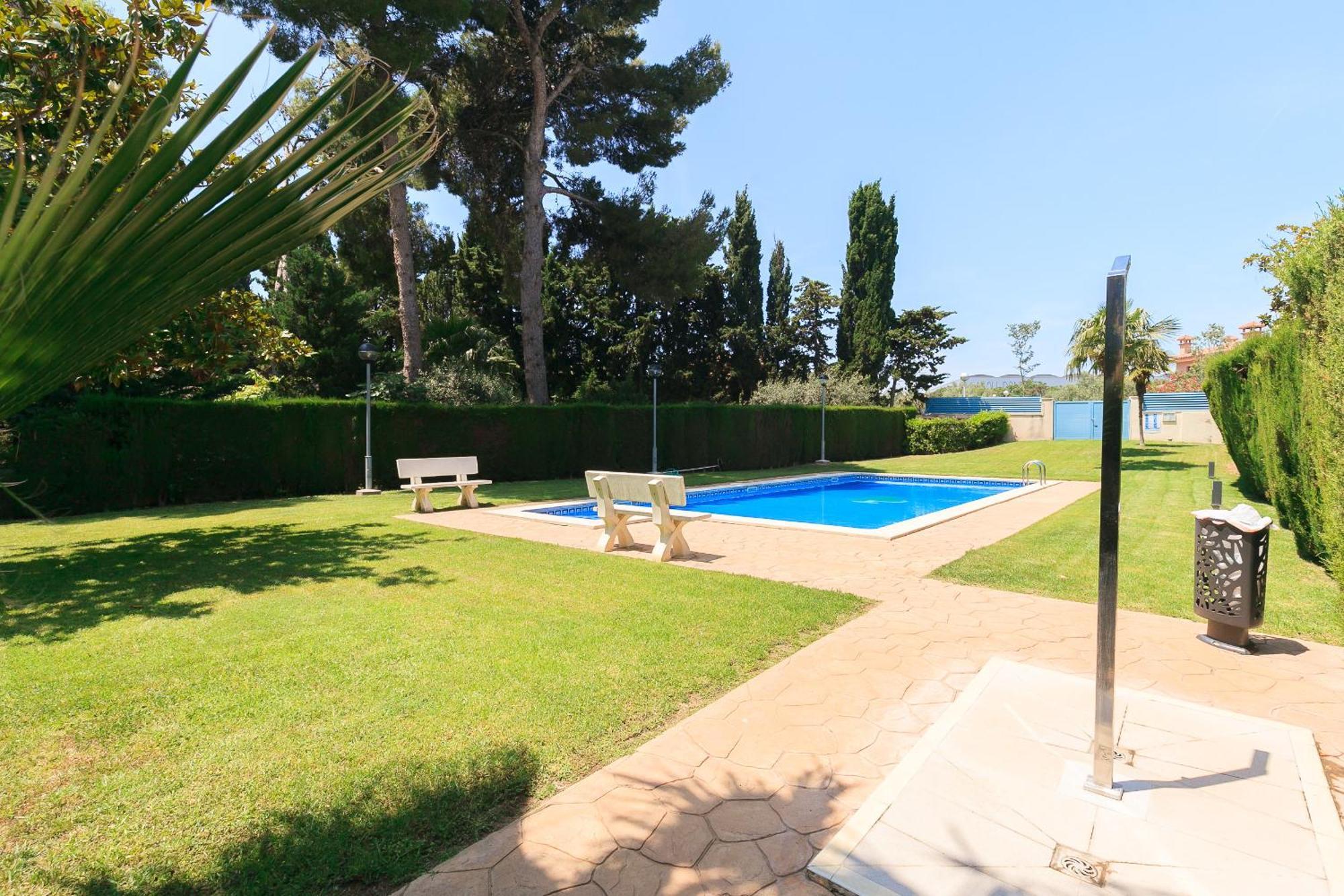 Uhc Els Pins Apartments Salou Exterior photo