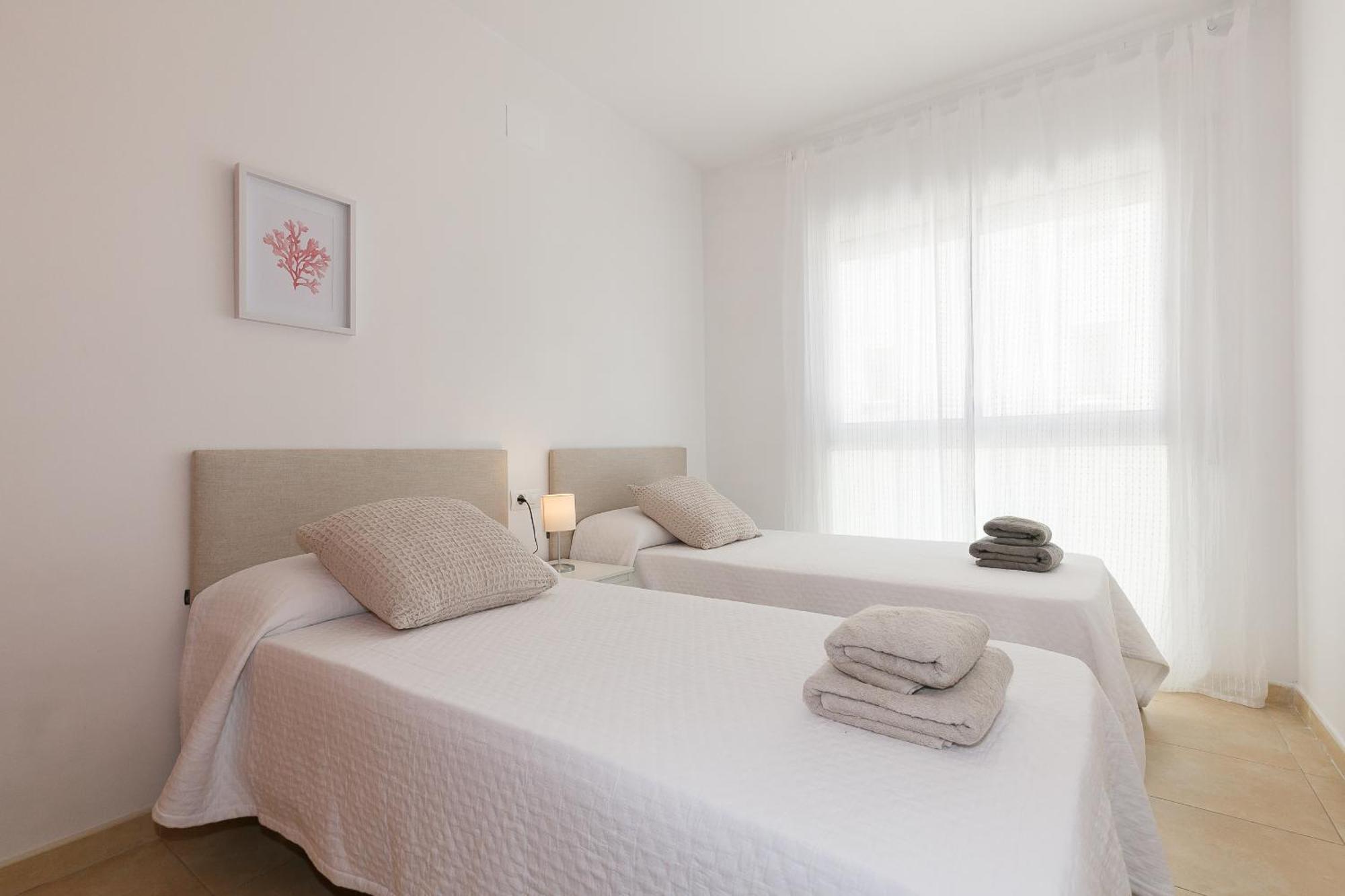 Uhc Els Pins Apartments Salou Exterior photo
