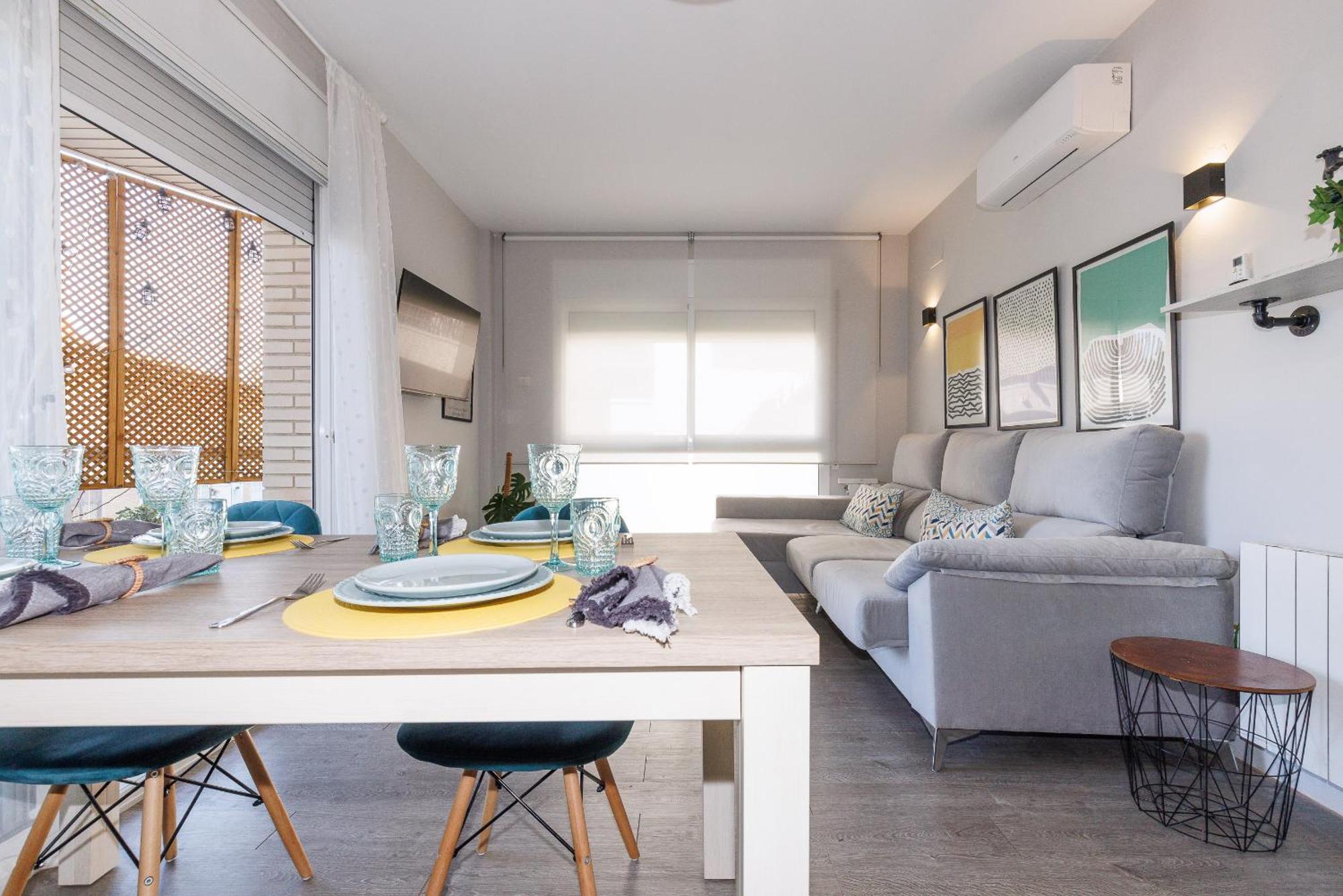 Uhc Els Pins Apartments Salou Room photo